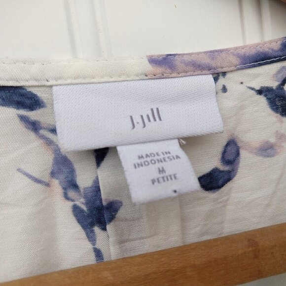 J Jill Floral Tunic Top Size MP White Purple V Neck Half Sleeve Button Cuff - Picture 7 of 10